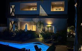 X Luxury Suites